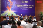 Speakers at a section of the 2025 National Press Forum. (Photo: VNA)