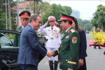 Minister of National Defence General Phan Van Giang (right) and French Minister of the Armed Forces Sébastien Lecornu. (Photo: VNA)