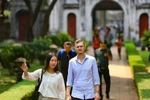 Foreign tourists visit Temple of Literature in Hanoi (Photo: VNA)