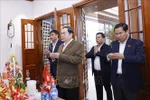 National Assembly Chairman Tran Thanh Man and his entourage offer incense in tribute to late Party General Secretary Nguyen Phu Trong, who was Chairman of the National Assembly in 11th and 12th tenures. (Photo: VNA)