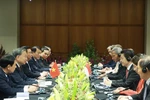 General Secretary of the Communist Party of Vietnam Central Committee To Lam holds talks with Singaporean Prime Minister Lawrence Wong in the city state on March 12. (Photo: VNA)