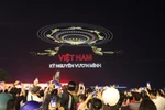 Full-scale rehearsal of drone light show attracts crowds (Photo: VNA)