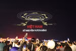 Full-scale rehearsal of drone light show attracts crowds (Photo: VNA)