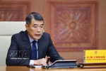 Prime Minister Le Minh Hung addresses the expanded online summit of the Asia Zero Emission Community (AZEC) on energy security on April 15. (Photo: VNA)