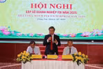 Vice Chairman of the Dong Nai provincial People's Committee Duong Minh Dung replies to FDI enterprises' concerns at the meeting. (Photo: VNA)