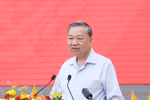 Party General Secretary To Lam addresses the working session. (Photo: VNA)