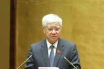 President of the Vietnam Fatherland Front (VFF) Central Committee Do Van Chien speaks at the session. (Photo: VNA)
