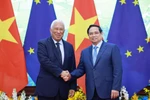Prime Minister Pham Minh Chinh (R) meets with President of the European Council (EC) António Costa in Hanoi on January 29. (Photo: VNA)