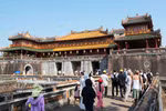The central city of Hue welcomes about 610,000 visitors during the Reunification Day and May Day holiday from April 29 to May 3. (Photo: VNA)