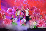 A dancing performance at the border Spring celebration and the Vietnam - China Border People's Festival 2025. (Photo: VNA)