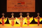 Egyptian artists perform traditional dances in a special art programme by the Egyptian national folk dance troupe at the Hanoi Opera House on January 22, 2014. (Photo: VNA)