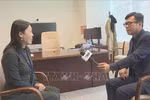 Xiaohong Li, Director of the UN Office on Drugs and Crime (UNODC) New York Liaison Office (L) speaks to Vietnam News Agency correspondent in New York. (Photo: VNA)