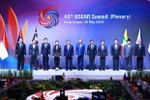 PM Pham Minh Chinh (5th from left) and heads of delegation at the opening of the 46th ASEAN Summit. (Photo: VNA)