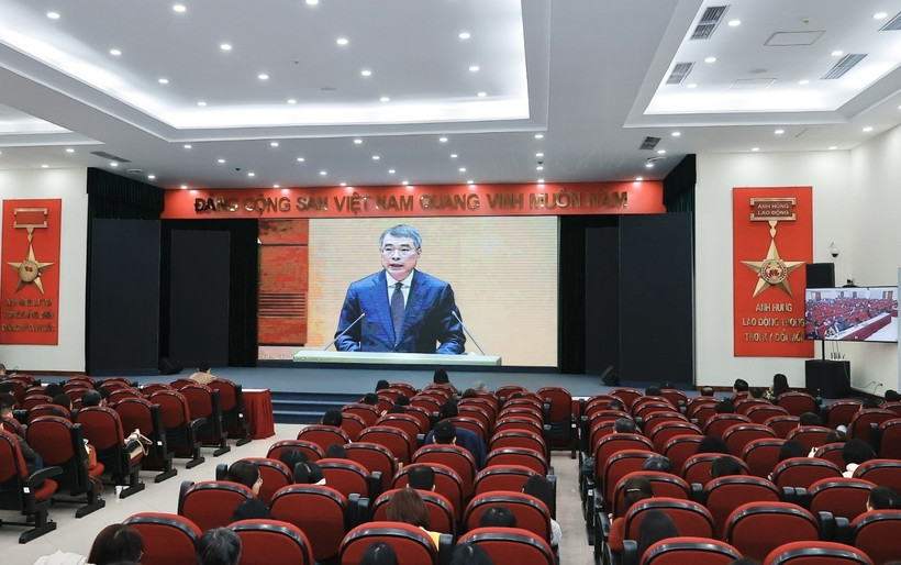 Party members of the Vietnam News Agency attend the event via videoconferencing on February 7. (Photo: VNA)
