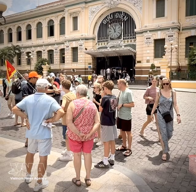 European visitors visit Ho Chi Minh City. Vietnam has recently become a popular destination for European tourists. (Photo: VNS/VNA)