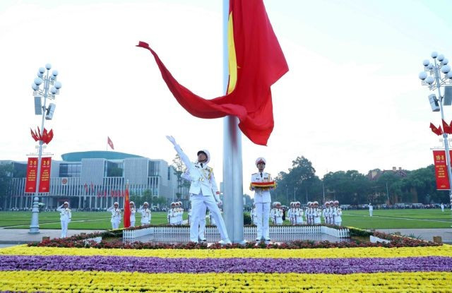 A flag-raising ceremony at Ba Dinh Square in Hanoi (Photo: VNA)