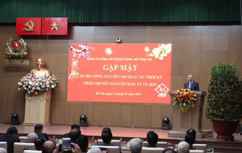 Party General Secretary To Lam speaks at the gathering of former senior public security officials in Hanoi on January 14. (Photo: VNA)