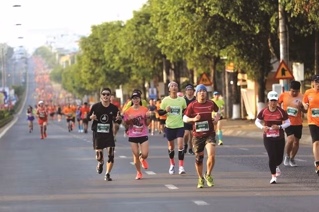 Runners attend a Gia Lai City Trail. Vietnam is focusing on its sport tourism sector. (Photo: baovanhoa.vn)