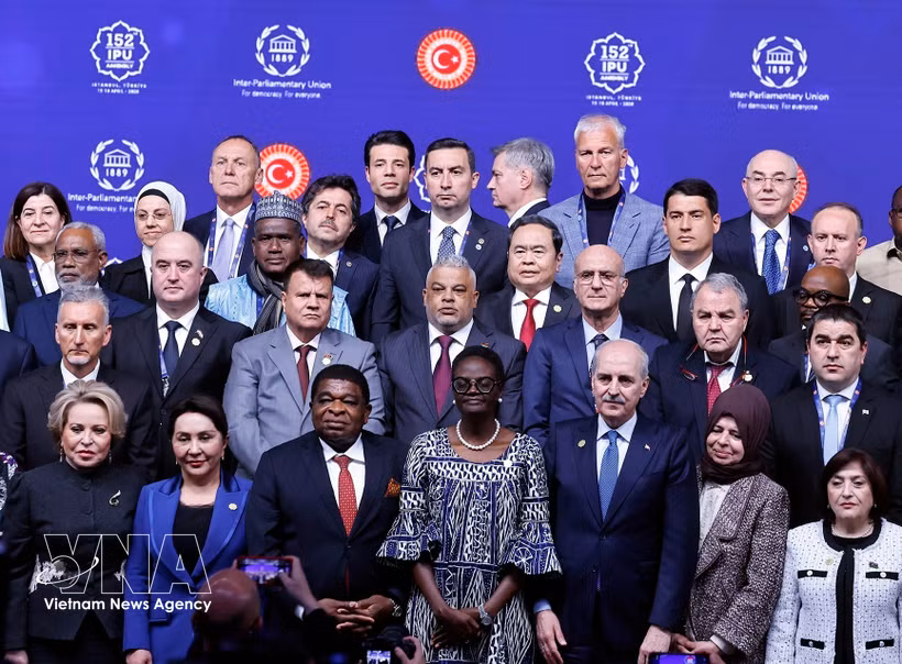 Chairman of the Vietnamese National Assembly Tran Thanh Man and other heads of delegations at the opening ceremony of the IPU-152 in Istanbul on April 15 (Photo: VNA)