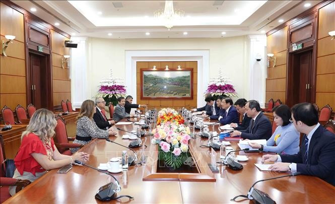 The reception for the high-ranking delegation of the Mexican Labour Party (PT) on August 29 (Photo: VNA)