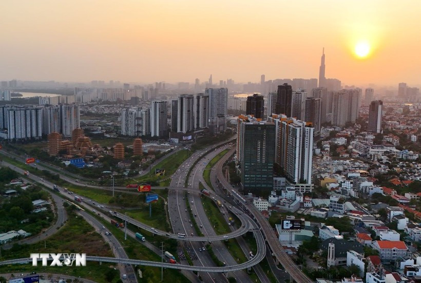 A view of Ho Chi Minh City. Looking back on the 80-year journey, it is a source of pride to see a resilient and stunning Vietnam rising on the global stage, said Prof. Dr. Nguyen Xuan Thinh from the TU Dortmund University. (Phôt: VNA)