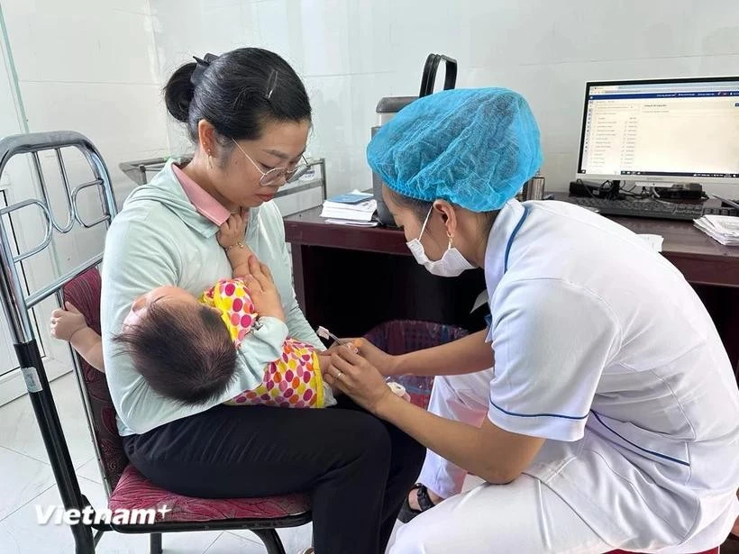 In January, pharmaceutical and health services posted a month-on-month price hike of up to 9.47%, raising the CPI by 0.51 percentage point. (Photo: VietnamPlus)