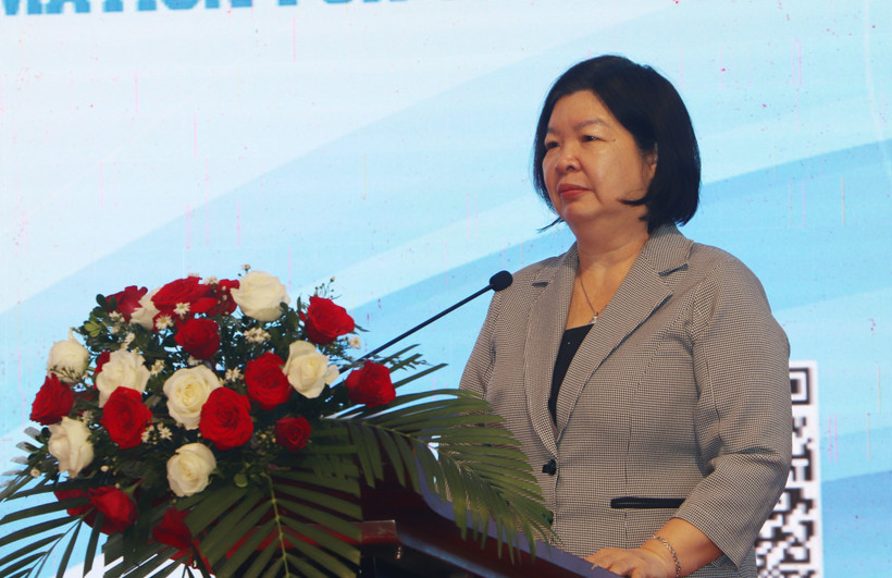 Chairwoman of the Vietnam Cooperative Alliance Cao Xuan Thu Van speaks at the workshop on December 2. (Photo: VNA)