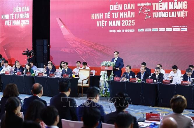Prime Minister Pham Minh Chinh speaks at the high-level dialogue of the Vietnam Private Sector Forum (VPSF) 2025 on September 16. (Photo: VNA) 