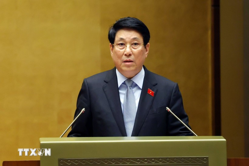 President Luong Cuong delivers a report on the State leader's performance during the 2021–2026 term at the 15th National Assembly’s 10th session on October 20. (Photo: VNA)