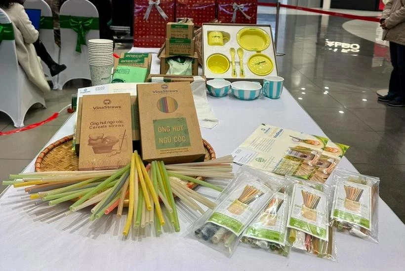 Some environmentally friendly products showcased at the Vietnam Circular Economy Forum 2024 (Photo: VietnamPlus)