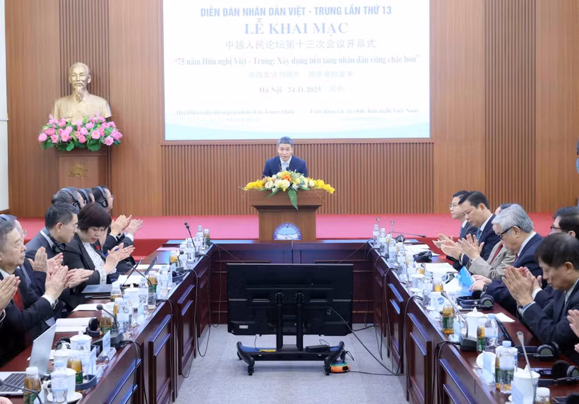 Phan Anh Son, President of the Vietnam Union of Friendship Organisations, addresses the opening ceremony of the 13th Vietnam – China People’s Forum in Hanoi on November 24. (Photo: VNA)