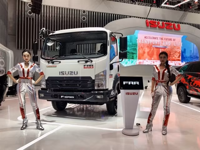 A new model truck at the Vietnam Motor Show in October 2024. (Photo; VNA)