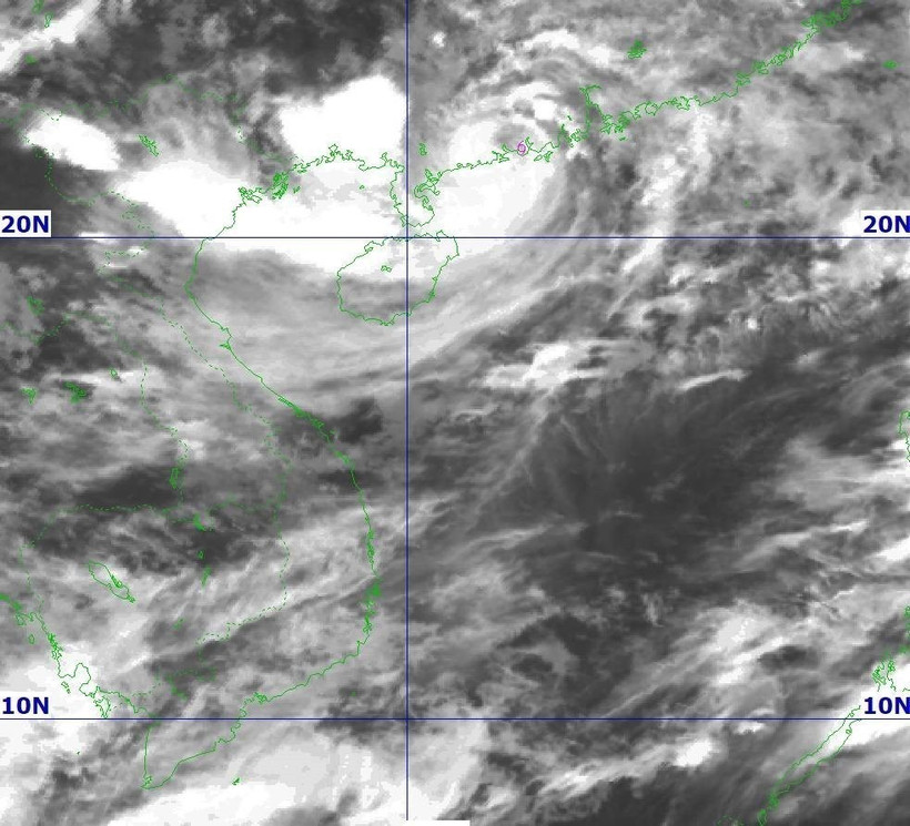 At 4am on July 21, Typhoon Wipha was at around 21.5 degrees North and 110.4 degrees East, on China’s Leizhou Peninsula. (Source: National Centre for Hydro-Meteorological Forecasting)
