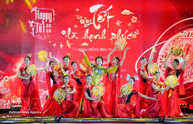 A performance at the opening ceremony of the Happy Tet programme 2026 on February 6 (Photo: VNA)