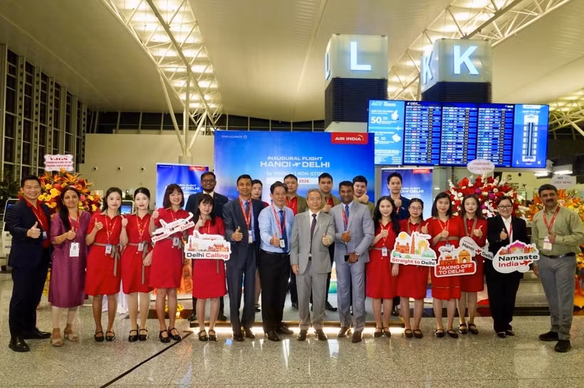 The Airport NEO Ground Services Company of Vietjet has successfully handled Air India’s inaugural scheduled international flight to Hanoi at Noi Bai International Airport. (Photo: Vietjet)