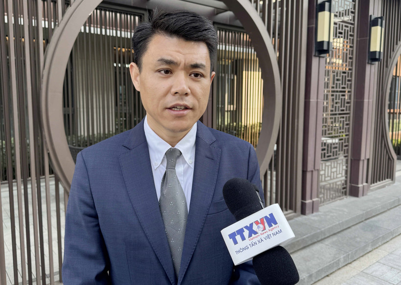 Wei Wei, head of the Vietnamese Language Department at the China Media Group, talks to a VNA correspondent. (Photo: VNA)