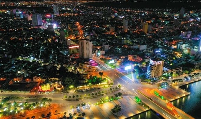 A view of Da Nang city's centre at night (Photo: VNA)