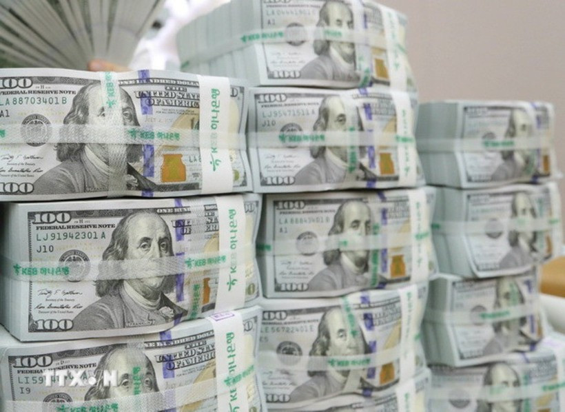 The daily reference exchange rate is at 25,152 VND/USD on December 4. (Photo: VNA)