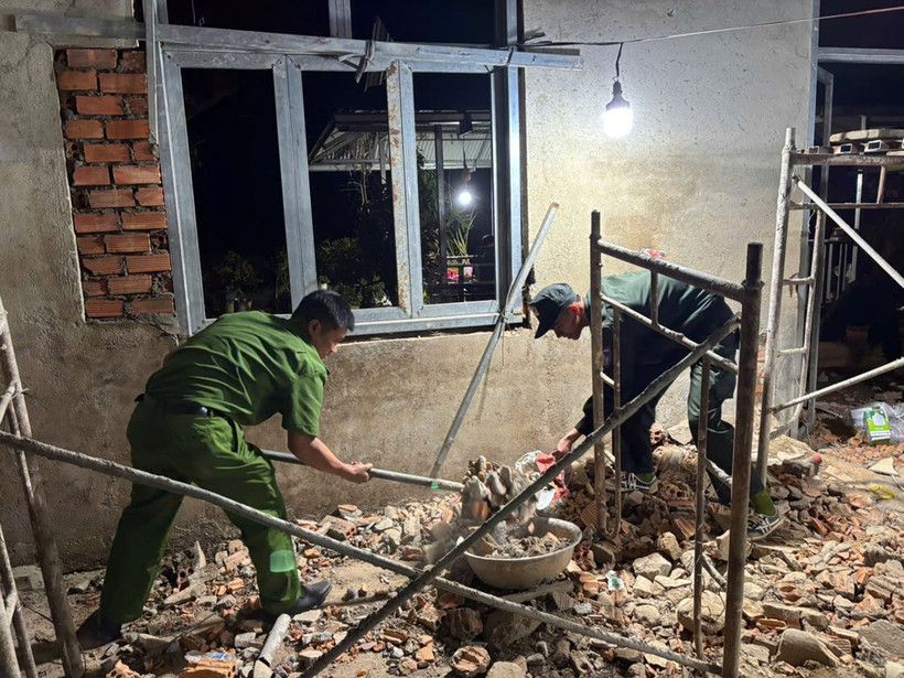 Police of Lam Dong province have worked around the clock to complete the Quang Trung Campaign. (Photo published by VNA)