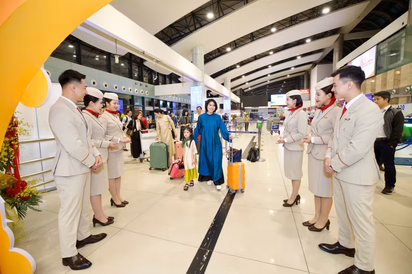 Sun PhuQuoc Airways welcomes the first passengers. (Photo: Sun Group)