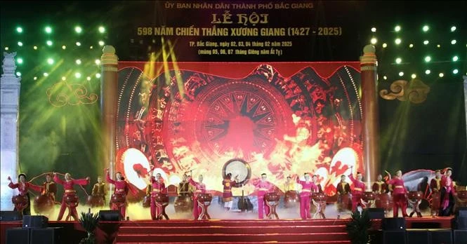 A drum performance at the opening ceremony of the Xương Giang Victory Festival on February 2, 2025. (Photo: VNA)