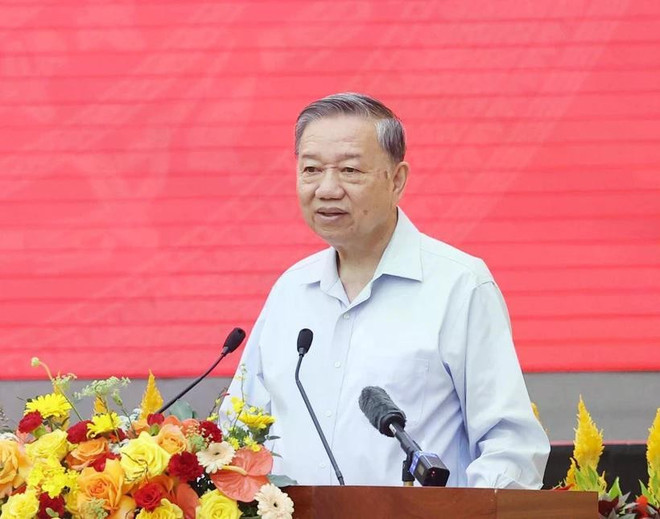 Party General Secretary To Lam addresses the working session. (Photo: VNA) to-lam.jpg