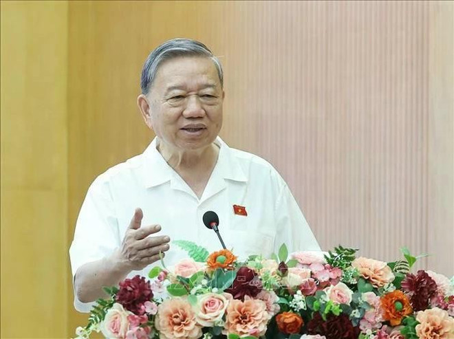 Party General Secretary To Lam addresses the meeting with voters from Ba Dinh, Hai Ba Trung, and Dong Da districts on April 17. (Photo: VNA) to-lam.jpg
