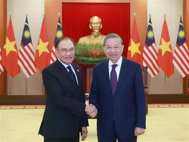 party-general-secretary-to-lam-malaysian-prime-minister.jpg