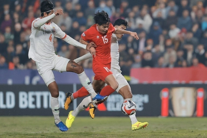 Bui Vi Hao (15) scores the first goal for Vietnam. (Photo: VNA) bui-vi-hao.jpg