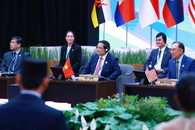 Prime Minister Pham Minh Chinh (centre) speaks at ASEAN Leaders' Interface with ASEAN Youth on May 26. (Photo: VNA) pham-minh-chinh.jpg