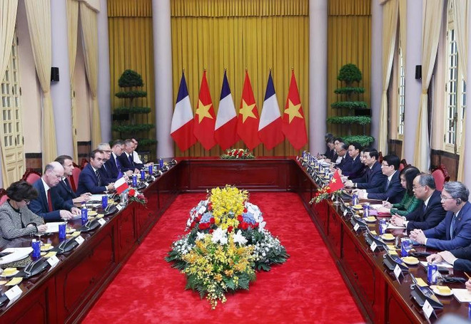 The talks between State President Luong Cuong and his French counterpart Emmanuel Macron in Hanoi on May 26. (Photo: VNA) luong-cuong.jpg