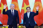 Vietnamese, Kyrgyz government leaders hold talks in Hanoi