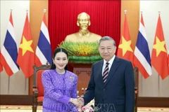 CPV General Secretary To Lam (right) receives Prime Minister of Thailand and leader of the Pheu Thai Party Paetongtarn Shinawatra in Hanoi on May 16. (Photo: VNA)
