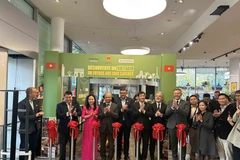 The opening ceremony of the Vietnamese Goods Week at the Monoprix Beaugrenelle shopping centre in Paris. (Photo: VNA)